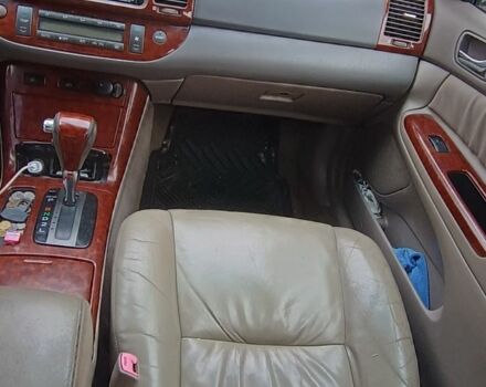 Черный Тойота Камри, объемом двигателя 2.4 л и пробегом 300 тыс. км за 5500 $, фото 5 на Automoto.ua