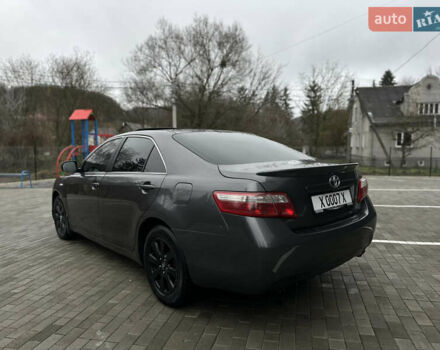 Черный Тойота Камри, объемом двигателя 2.4 л и пробегом 350 тыс. км за 6500 $, фото 3 на Automoto.ua