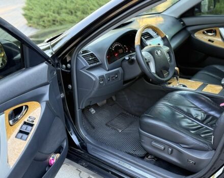 Черный Тойота Камри, объемом двигателя 3.5 л и пробегом 245 тыс. км за 7500 $, фото 10 на Automoto.ua