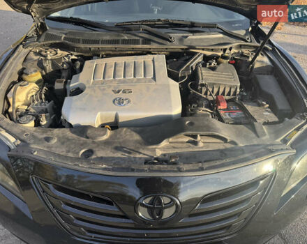 Черный Тойота Камри, объемом двигателя 3.46 л и пробегом 337 тыс. км за 9000 $, фото 11 на Automoto.ua