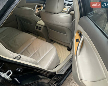 Черный Тойота Камри, объемом двигателя 3.5 л и пробегом 325 тыс. км за 7999 $, фото 20 на Automoto.ua