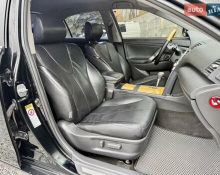 Чорний Тойота Камрі, об'ємом двигуна 3.5 л та пробігом 328 тис. км за 8600 $, фото 10 на Automoto.ua