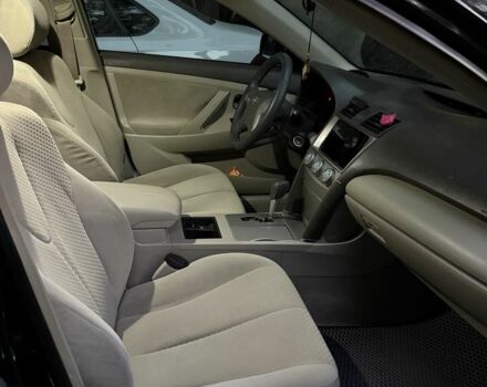 Черный Тойота Камри, объемом двигателя 2.4 л и пробегом 300 тыс. км за 7600 $, фото 7 на Automoto.ua