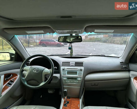 Черный Тойота Камри, объемом двигателя 3.5 л и пробегом 288 тыс. км за 8200 $, фото 13 на Automoto.ua