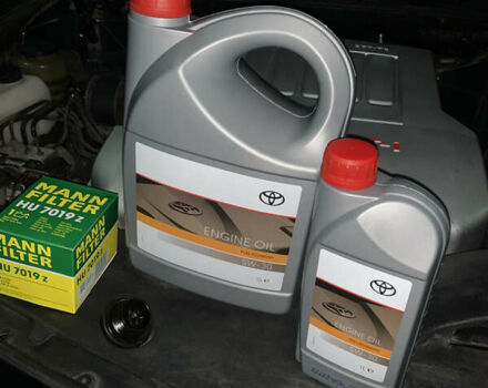 Черный Тойота Камри, объемом двигателя 3.5 л и пробегом 325 тыс. км за 7999 $, фото 31 на Automoto.ua