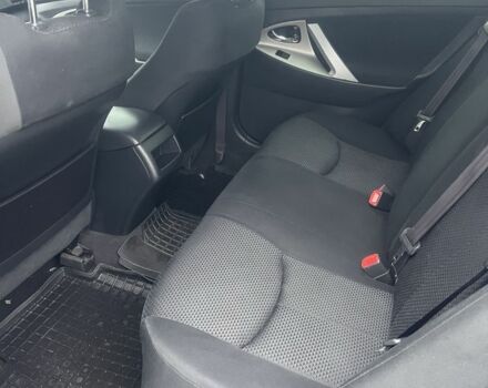 Черный Тойота Камри, объемом двигателя 2.4 л и пробегом 184 тыс. км за 8500 $, фото 6 на Automoto.ua