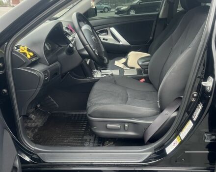 Черный Тойота Камри, объемом двигателя 2.4 л и пробегом 184 тыс. км за 8500 $, фото 5 на Automoto.ua