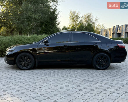 Черный Тойота Камри, объемом двигателя 3.5 л и пробегом 300 тыс. км за 7500 $, фото 2 на Automoto.ua