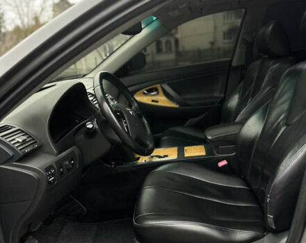 Черный Тойота Камри, объемом двигателя 2.4 л и пробегом 350 тыс. км за 6500 $, фото 13 на Automoto.ua