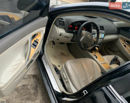 Черный Тойота Камри, объемом двигателя 3.5 л и пробегом 325 тыс. км за 7999 $, фото 18 на Automoto.ua