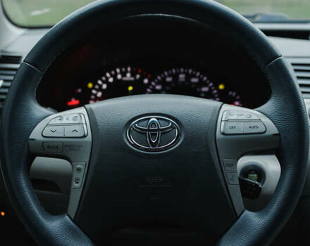 Черный Тойота Камри, объемом двигателя 3.46 л и пробегом 316 тыс. км за 9500 $, фото 6 на Automoto.ua