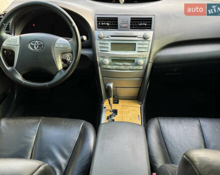 Черный Тойота Камри, объемом двигателя 2.36 л и пробегом 249 тыс. км за 8950 $, фото 10 на Automoto.ua