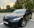 Чорний Тойота Камрі, об'ємом двигуна 2.4 л та пробігом 252 тис. км за 8000 $, фото 1 на Automoto.ua