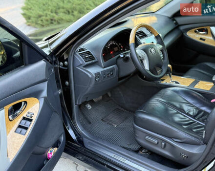 Черный Тойота Камри, объемом двигателя 3.5 л и пробегом 300 тыс. км за 7500 $, фото 10 на Automoto.ua