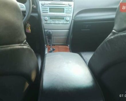 Чорний Тойота Камрі, об'ємом двигуна 2.36 л та пробігом 249 тис. км за 8150 $, фото 22 на Automoto.ua