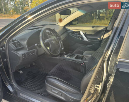 Черный Тойота Камри, объемом двигателя 3.46 л и пробегом 337 тыс. км за 9000 $, фото 8 на Automoto.ua