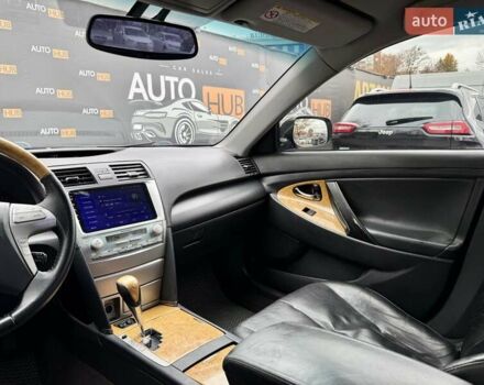 Чорний Тойота Камрі, об'ємом двигуна 3.5 л та пробігом 328 тис. км за 8600 $, фото 13 на Automoto.ua