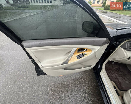 Черный Тойота Камри, объемом двигателя 3.46 л и пробегом 320 тыс. км за 6900 $, фото 4 на Automoto.ua