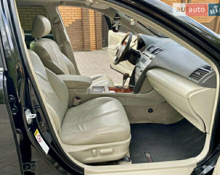 Чорний Тойота Камрі, об'ємом двигуна 3.5 л та пробігом 245 тис. км за 10500 $, фото 5 на Automoto.ua