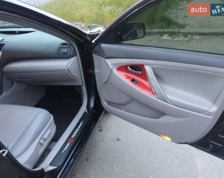 Черный Тойота Камри, объемом двигателя 2.4 л и пробегом 300 тыс. км за 7900 $, фото 13 на Automoto.ua