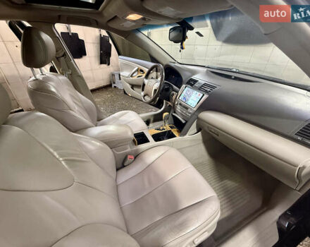 Черный Тойота Камри, объемом двигателя 3.46 л и пробегом 198 тыс. км за 10000 $, фото 6 на Automoto.ua