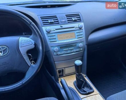 Чорний Тойота Камрі, об'ємом двигуна 2.4 л та пробігом 352 тис. км за 5500 $, фото 11 на Automoto.ua