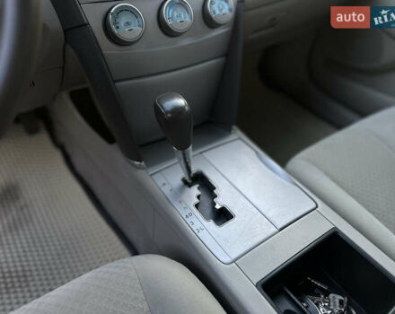 Чорний Тойота Камрі, об'ємом двигуна 2.4 л та пробігом 297 тис. км за 7999 $, фото 28 на Automoto.ua