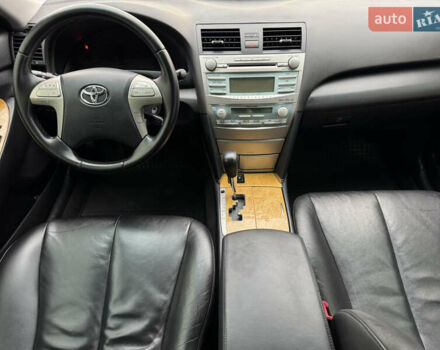 Черный Тойота Камри, объемом двигателя 2.4 л и пробегом 192 тыс. км за 10500 $, фото 23 на Automoto.ua