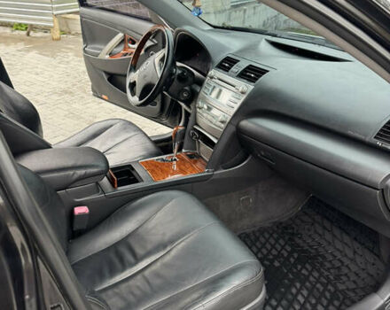 Черный Тойота Камри, объемом двигателя 3.5 л и пробегом 312 тыс. км за 7700 $, фото 13 на Automoto.ua