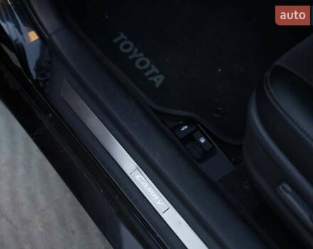 Черный Тойота Камри, объемом двигателя 3.5 л и пробегом 238 тыс. км за 10500 $, фото 24 на Automoto.ua