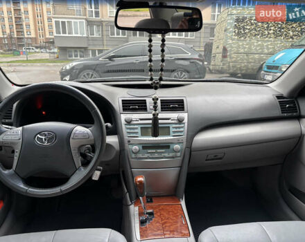 Черный Тойота Камри, объемом двигателя 3.5 л и пробегом 255 тыс. км за 9900 $, фото 12 на Automoto.ua