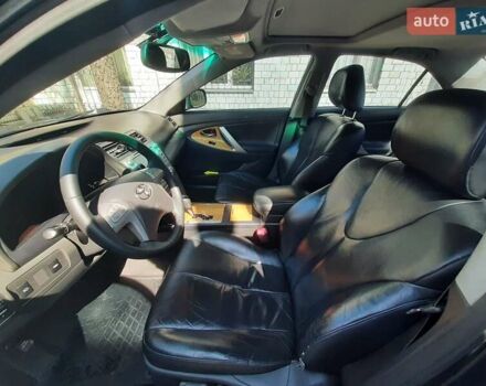 Черный Тойота Камри, объемом двигателя 2.4 л и пробегом 320 тыс. км за 10000 $, фото 11 на Automoto.ua