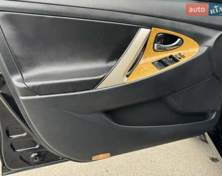 Черный Тойота Камри, объемом двигателя 2.4 л и пробегом 192 тыс. км за 10500 $, фото 4 на Automoto.ua