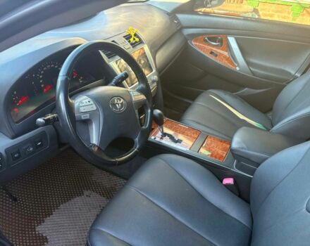 Чорний Тойота Камрі, об'ємом двигуна 2.4 л та пробігом 277 тис. км за 8700 $, фото 4 на Automoto.ua