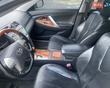 Черный Тойота Камри, объемом двигателя 3.5 л и пробегом 252 тыс. км за 10200 $, фото 24 на Automoto.ua