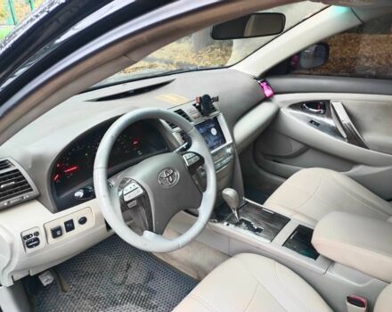 Чорний Тойота Камрі, об'ємом двигуна 2.4 л та пробігом 292 тис. км за 6995 $, фото 12 на Automoto.ua