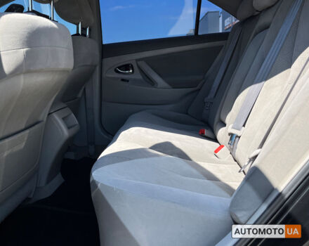 Черный Тойота Камри, объемом двигателя 2.4 л и пробегом 226 тыс. км за 8200 $, фото 20 на Automoto.ua