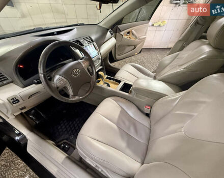 Черный Тойота Камри, объемом двигателя 3.46 л и пробегом 198 тыс. км за 10000 $, фото 9 на Automoto.ua