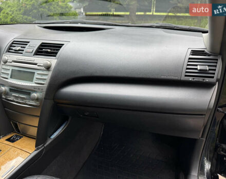 Чорний Тойота Камрі, об'ємом двигуна 3.5 л та пробігом 370 тис. км за 8399 $, фото 14 на Automoto.ua