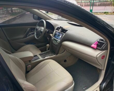 Чорний Тойота Камрі, об'ємом двигуна 2.4 л та пробігом 292 тис. км за 6995 $, фото 7 на Automoto.ua