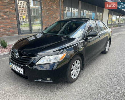 Чорний Тойота Камрі, об'ємом двигуна 2.4 л та пробігом 260 тис. км за 8700 $, фото 1 на Automoto.ua