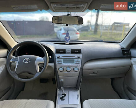 Чорний Тойота Камрі, об'ємом двигуна 2.4 л та пробігом 297 тис. км за 7999 $, фото 47 на Automoto.ua