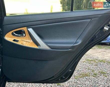 Черный Тойота Камри, объемом двигателя 2.4 л и пробегом 197 тыс. км за 8100 $, фото 28 на Automoto.ua