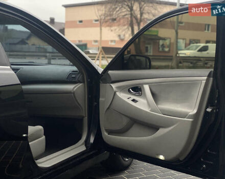 Чорний Тойота Камрі, об'ємом двигуна 2.36 л та пробігом 300 тис. км за 6900 $, фото 13 на Automoto.ua