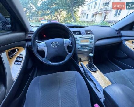Чорний Тойота Камрі, об'ємом двигуна 2.4 л та пробігом 352 тис. км за 5500 $, фото 10 на Automoto.ua