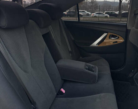 Черный Тойота Камри, объемом двигателя 2.4 л и пробегом 330 тыс. км за 9500 $, фото 16 на Automoto.ua