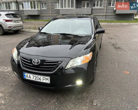 Черный Тойота Камри, объемом двигателя 3.5 л и пробегом 255 тыс. км за 9900 $, фото 1 на Automoto.ua