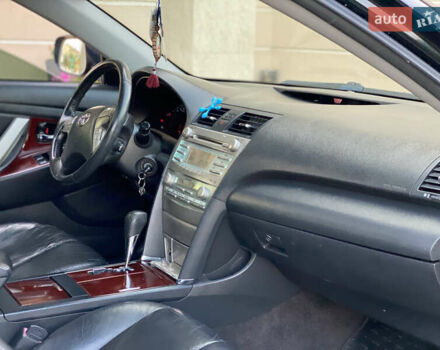 Чорний Тойота Камрі, об'ємом двигуна 2.4 л та пробігом 275 тис. км за 7750 $, фото 44 на Automoto.ua