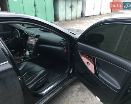 Черный Тойота Камри, объемом двигателя 3.5 л и пробегом 290 тыс. км за 9500 $, фото 2 на Automoto.ua
