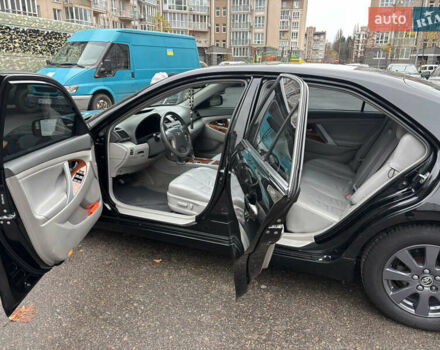 Черный Тойота Камри, объемом двигателя 3.5 л и пробегом 255 тыс. км за 9900 $, фото 22 на Automoto.ua